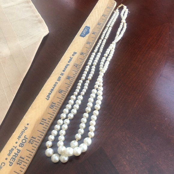 Vintage Faux Pearl Double Layer Necklace - Picture 3 of 3
